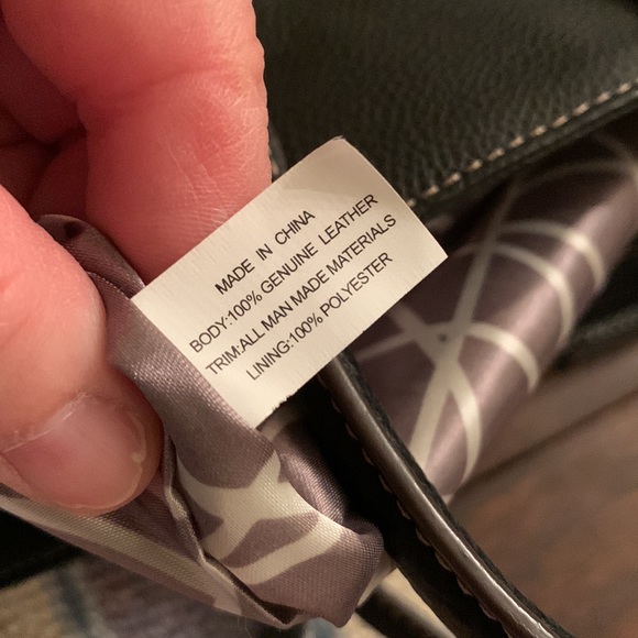 Black leather Borsela by HOBO shoulder bag with tassel pull EUC - Picture 11 of 11